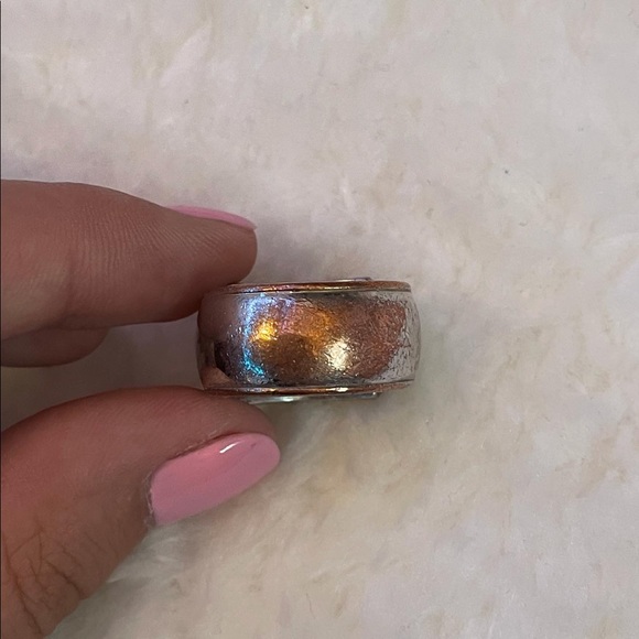 GUESS Ring - Picture 2 of 2